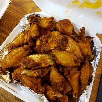 Goodfellas Pizzeria - Medium - Pizza Near Me - Niagara Falls, New York