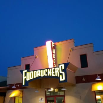 Fuddruckers - Hubby's favorite burger joint when we travel, non near home - Burgers Near Me - Sevierville, Tennessee
