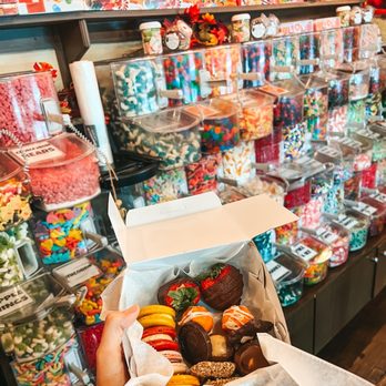 Pat and Toni's Sweet Things - An array of candies to choose from! - Ice Cream & Frozen Yogurt Near Me - Deland, Florida