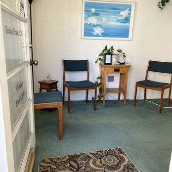 Wendy Smith CMT - Waiting room - Acupuncture Near Me - Petaluma, California