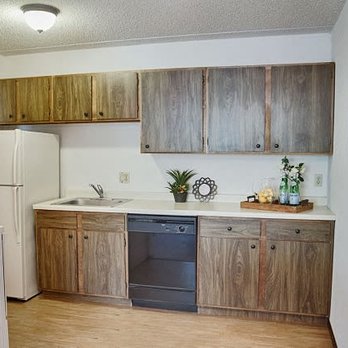 Central Park Manor - Kitchen at Central Park Manor - Apartments Near Me - Hopkins, Minnesota Central Park Manor - Kitchen at Central Park Manor - Apartments Near Me - Hopkins, Minnesota