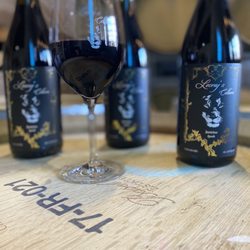 Leony's Cellars - Syrah!!