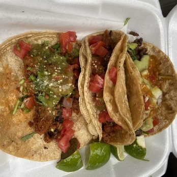 Las Palmas Carnicieria - Al pastor and carne asada - Street Vendors Near Me - Pittsburgh, Pennsylvania