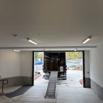Busy Bee Movers - Movers Near Me - Irvine, California Busy Bee Movers - Movers Near Me - Irvine, California