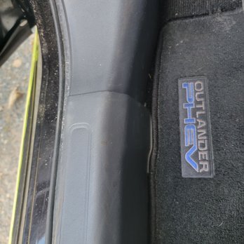 Fairfield Kia - I didnt touch these runners but where are the scratches to void warranty? - Auto Repair Near Me - Keene, New Hampshire
