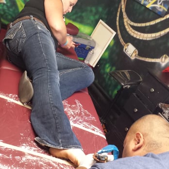 Fifth Sun Tattoo - Montina getting her toe tattoo - Tattoo Near Me - Rohnert Park, California Fifth Sun Tattoo - Montina getting her toe tattoo - Tattoo Near Me - Rohnert Park, California