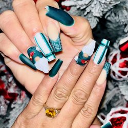 La Vie Nails Spa - 3-D nails