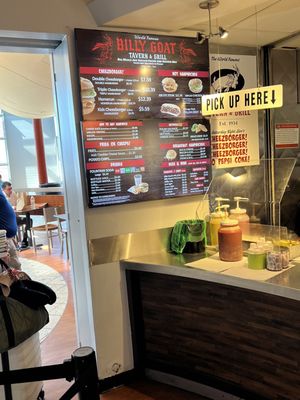 Billy Goat Tavern (Ohare Airport- Concourse C) by null