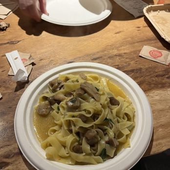 Molino Bakery - Patheon - Fettuccine with mushrooms - Breakfast & Brunch Near Me - Rome, RM Molino Bakery - Patheon - Fettuccine with mushrooms - Breakfast & Brunch Near Me - Rome, RM