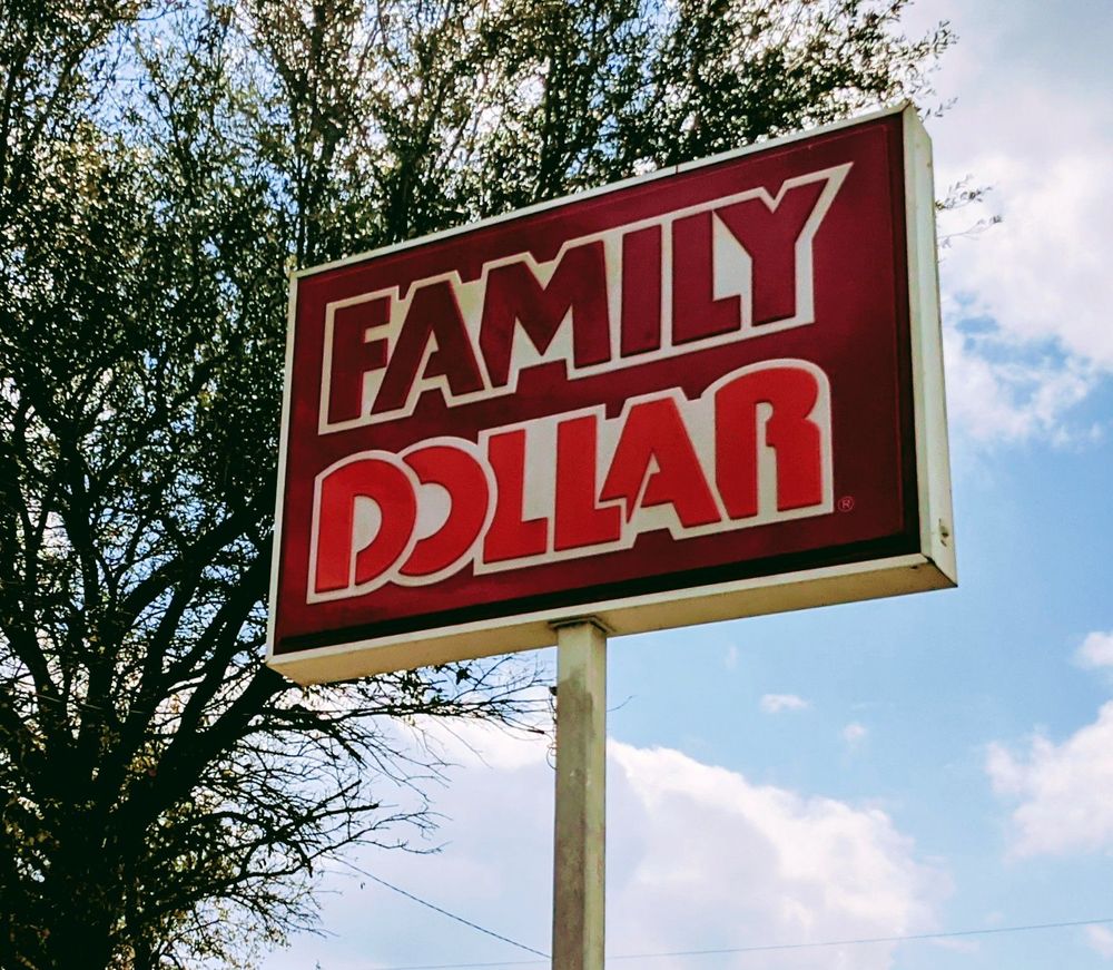 FAMILY DOLLAR Updated August 2024 208 N Main St, Summerville, South