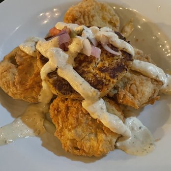 Angelos At the Point - Crab cake and fried green tomatoes - American Near Me - Dandridge, Tennessee