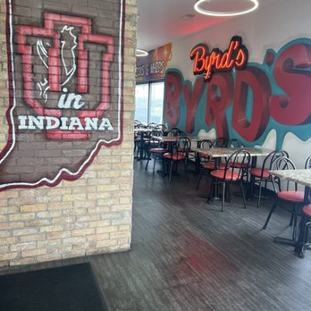 Byrd's Hot Chicken - Seating area - Chicken Shop Near Me - Schererville, Indiana