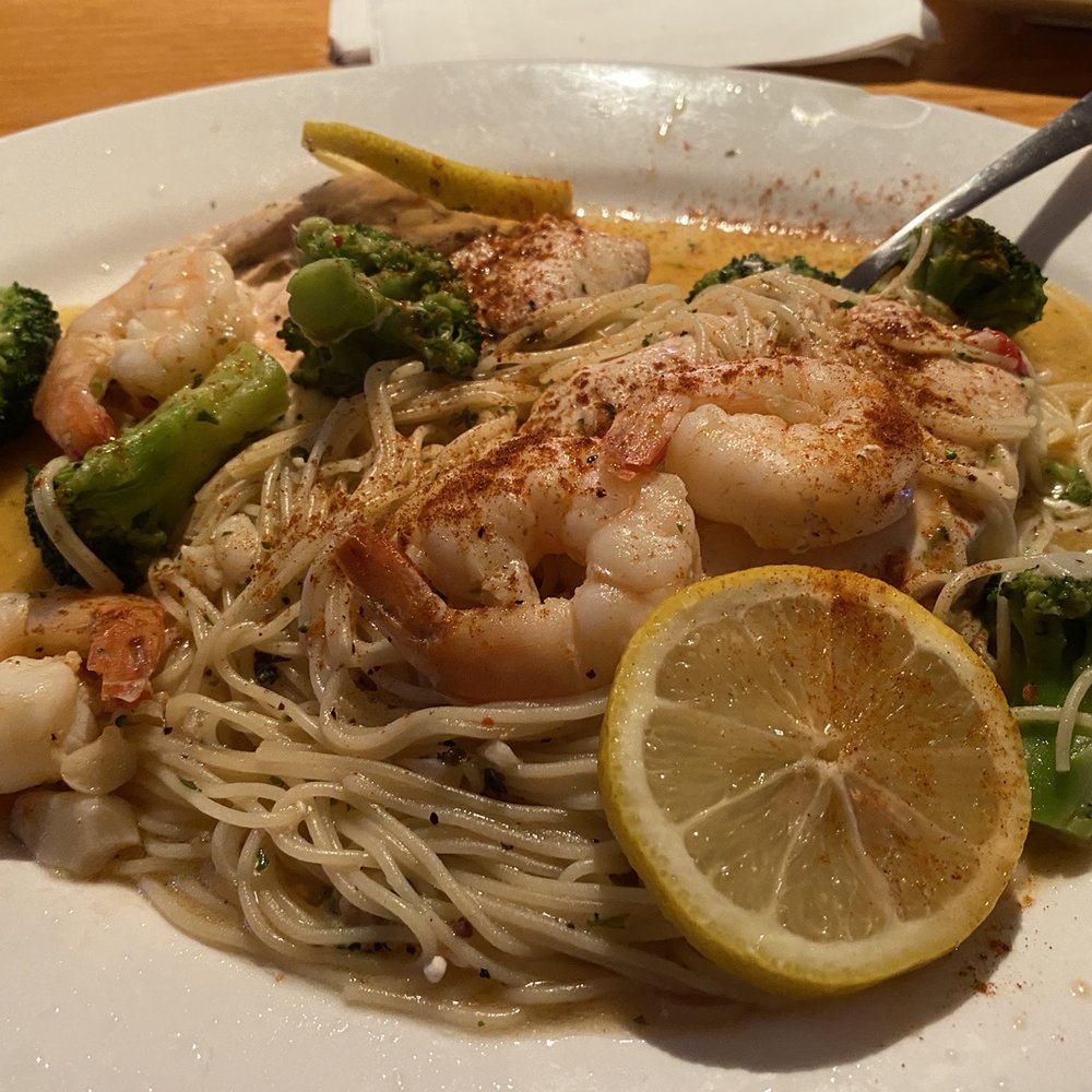 Blackstones Bar & Grill - Chicken and shrimp scampi which was a special for the evening. - Pizza Near Me - Hackettstown, New Jersey