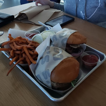 Gott's Roadside - Buuuuurgggggeeerrr - Burgers Near Me - San Francisco, California Gott's Roadside - Buuuuurgggggeeerrr - Burgers Near Me - San Francisco, California