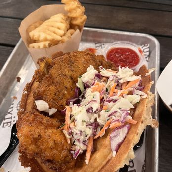 Bruxie - THE ORIGINAL - Chicken Shop Near Me - Long Beach, California