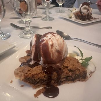 Colington Cafe - Toll House Chocolate Chip Cookie Pie - American Near Me - Kill Devil Hills, North Carolina