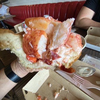 The Rex Burger & Lobster - Supreme Chilled Lobster Roll - cross section - American Near Me - Mineola, New York The Rex Burger & Lobster - Supreme Chilled Lobster Roll - cross section - American Near Me - Mineola, New York
