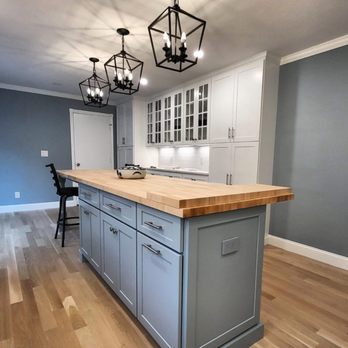 Rainmaker Painting - Interior Painting Specialists 
(617)416-3965
Rainmakerpainting.com - Painters Near Me - Duxbury, Massachusetts