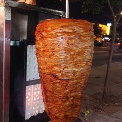 TACOS de pastor al trompo