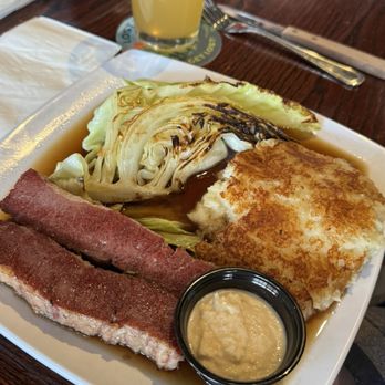 Madrona Arms - Corned Beef w/ side of horseradish, Potatoes, Cabbage, and gravy - Irish Pub Near Me - Seattle, Washington Madrona Arms - Corned Beef w/ side of horseradish, Potatoes, Cabbage, and gravy - Irish Pub Near Me - Seattle, Washington