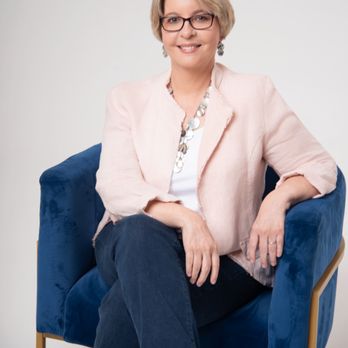 Psychic Medium Amy Utsman - Waiting for Podcast to tape - Psychic Mediums Near Me Psychic Medium Amy Utsman - Waiting for Podcast to tape - Psychic Mediums Near Me