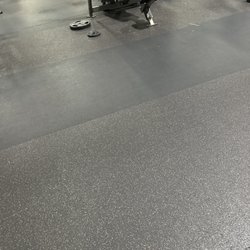 Gold's Gym - No one reracks weights