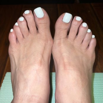 NV Nails & Spa - This last visit with my big toe nail crooked - Nail Salons Near Me - Riverside, California