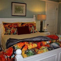 The Amore room is charming, with lovely northern light that casts the room in warm hues all year long.
