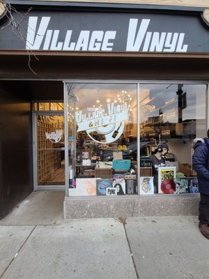 Village Vinyl & Hi Fi by null