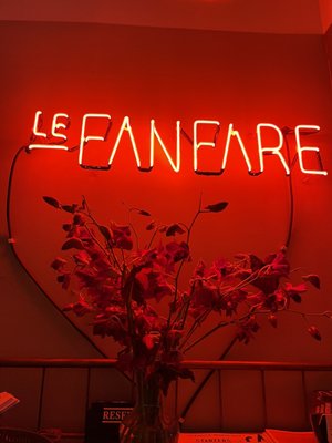 Le Fanfare by null