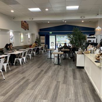 Cafe De Mama - Interior (May 2025) - Coffee & Tea Near Me - Los Angeles, California Cafe De Mama - Interior (May 2025) - Coffee & Tea Near Me - Los Angeles, California