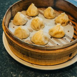 Steamed Shrimp, Scallop, & Pork Soup Dumplings 海陸小籠湯包 (8pcs)
