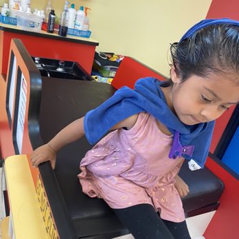 Cookie Cutters Haircuts for Kids - Hair wash - Kids Hair Salons Near Me - Fullerton, California Cookie Cutters Haircuts for Kids - Hair wash - Kids Hair Salons Near Me - Fullerton, California