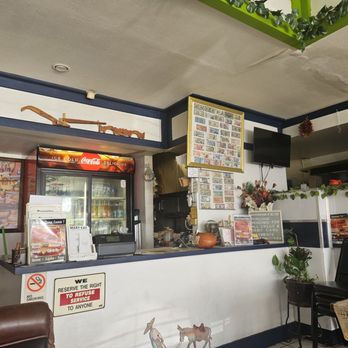 El Calentano - Lobby - Seafood Near Me - Gardena, California