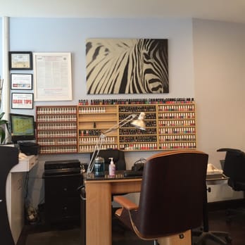 Le My's Salon - The gel polishes...lots of great colors and LED lamps...much better than UV - Nail Salons Near Me - Downey, California