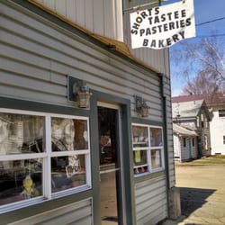 Shorts Tastee Pastry - Storefront