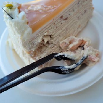 Motto Tea Cafe - Oolong Peach Crepe Cake, albeit damaged - Bubble Tea Near Me - San Gabriel, California Motto Tea Cafe - Oolong Peach Crepe Cake, albeit damaged - Bubble Tea Near Me - San Gabriel, California