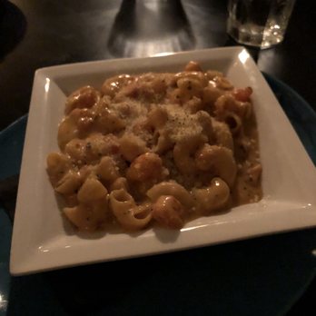 Diane's Saddleback Grill - Lobster Mac and cheese - Bars Near Me - Lake Arrowhead, California