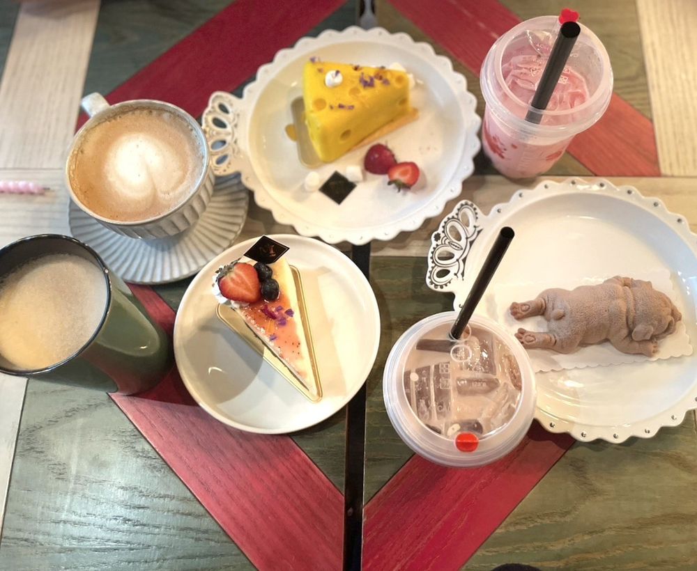 Cafe La Luna - Photo 3