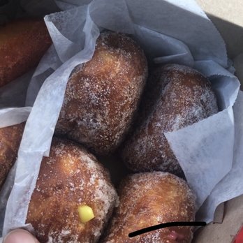 Leonard's Bakery - It's supposed to be 4 malasada's and 2regular ones but ended up not getting our order right. - Bakeries Near Me - Honolulu, Hawaii