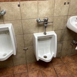 Jordan’s Kwik Stop 70 - Relatively clean restroom, and fully stocked (very poor air temperature control, however)
