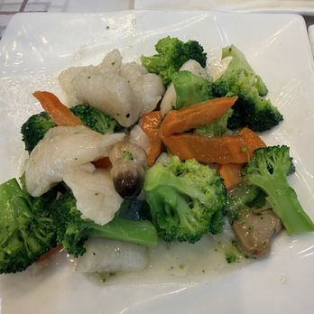 New Full House - Broccoli with fish fillet - Dim Sum Near Me - Arcadia, California New Full House - Broccoli with fish fillet - Dim Sum Near Me - Arcadia, California