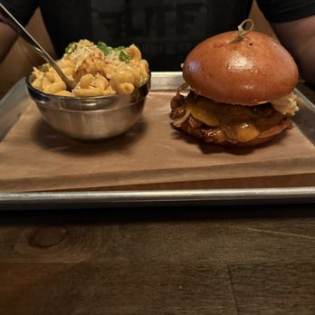 Brickyard Counter & Bar - BBQ Tri-Tip Sandwich with Mac & Cheese - Burgers Near Me - El Dorado Hills, California Brickyard Counter & Bar - BBQ Tri-Tip Sandwich with Mac & Cheese - Burgers Near Me - El Dorado Hills, California