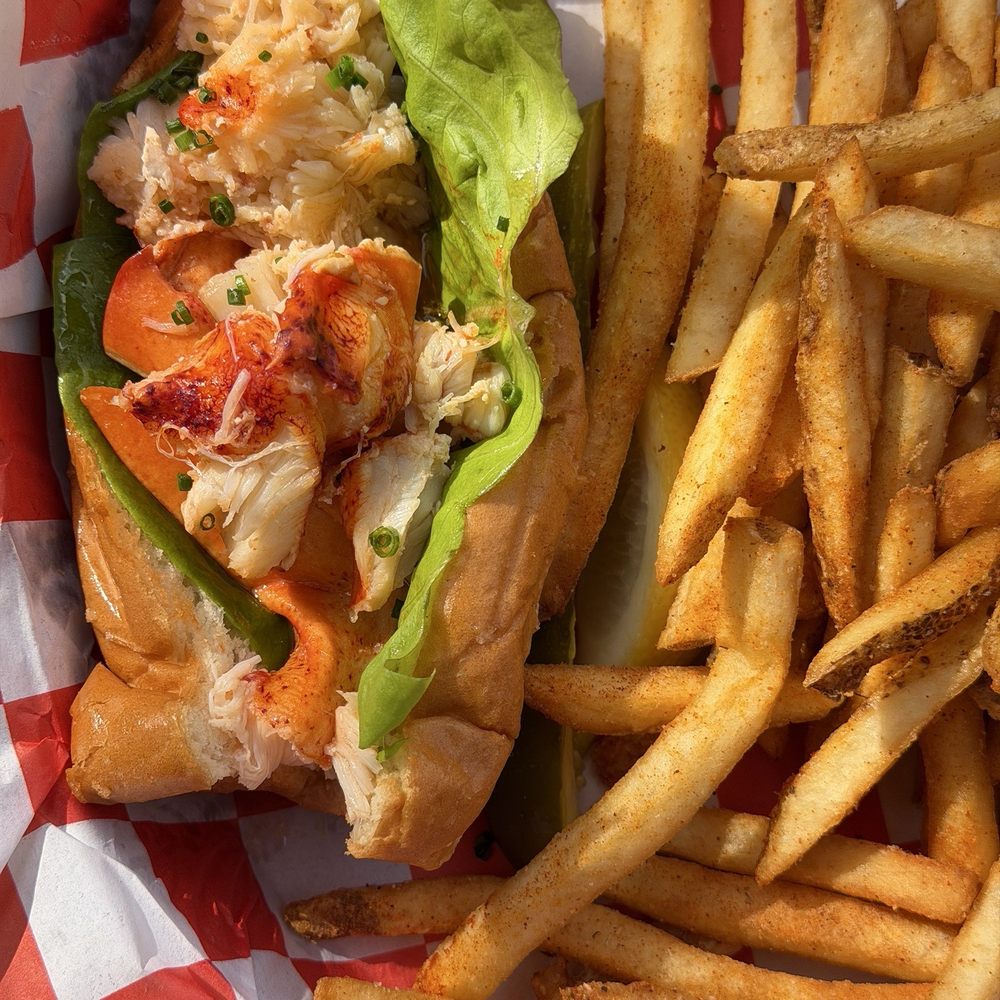 Smack Shack - Connecticut Style Lobster Roll - Seafood Near Me - Minneapolis, Minnesota Smack Shack - Connecticut Style Lobster Roll - Seafood Near Me - Minneapolis, Minnesota