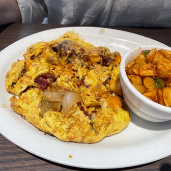 Hash Kitchen - Bacon, Swiss cheese, grilled onions, papa's skillet - Breakfast & Brunch Near Me - Peoria, Arizona Hash Kitchen - Bacon, Swiss cheese, grilled onions, papa's skillet - Breakfast & Brunch Near Me - Peoria, Arizona