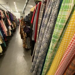 Knee Deep Vintage - Clean aisle with colorful offerings!