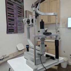 River Oaks Family Optometry - Optometry device