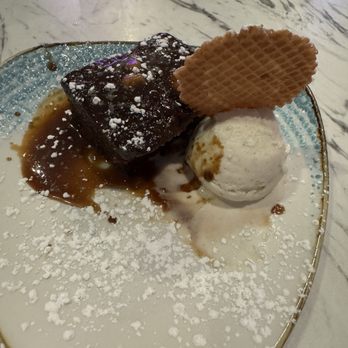 Vittoria - Sticky toffee pudding - Italian Near Me - Edinburgh, EDH Vittoria - Sticky toffee pudding - Italian Near Me - Edinburgh, EDH