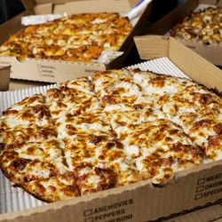 Teaford's Pizza & Subs - Chicken Ranch Pizza with Bacon Added