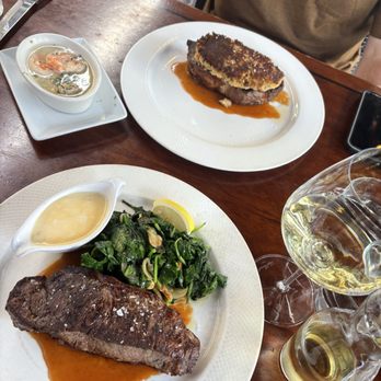 TOWN - 1 horseradish crusted steak and 1 with a classic Bernaise - Steakhouses Near Me - San Carlos, California